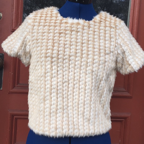 Faux fur crop top zipper back cream size Small - Picture 8 of 8
